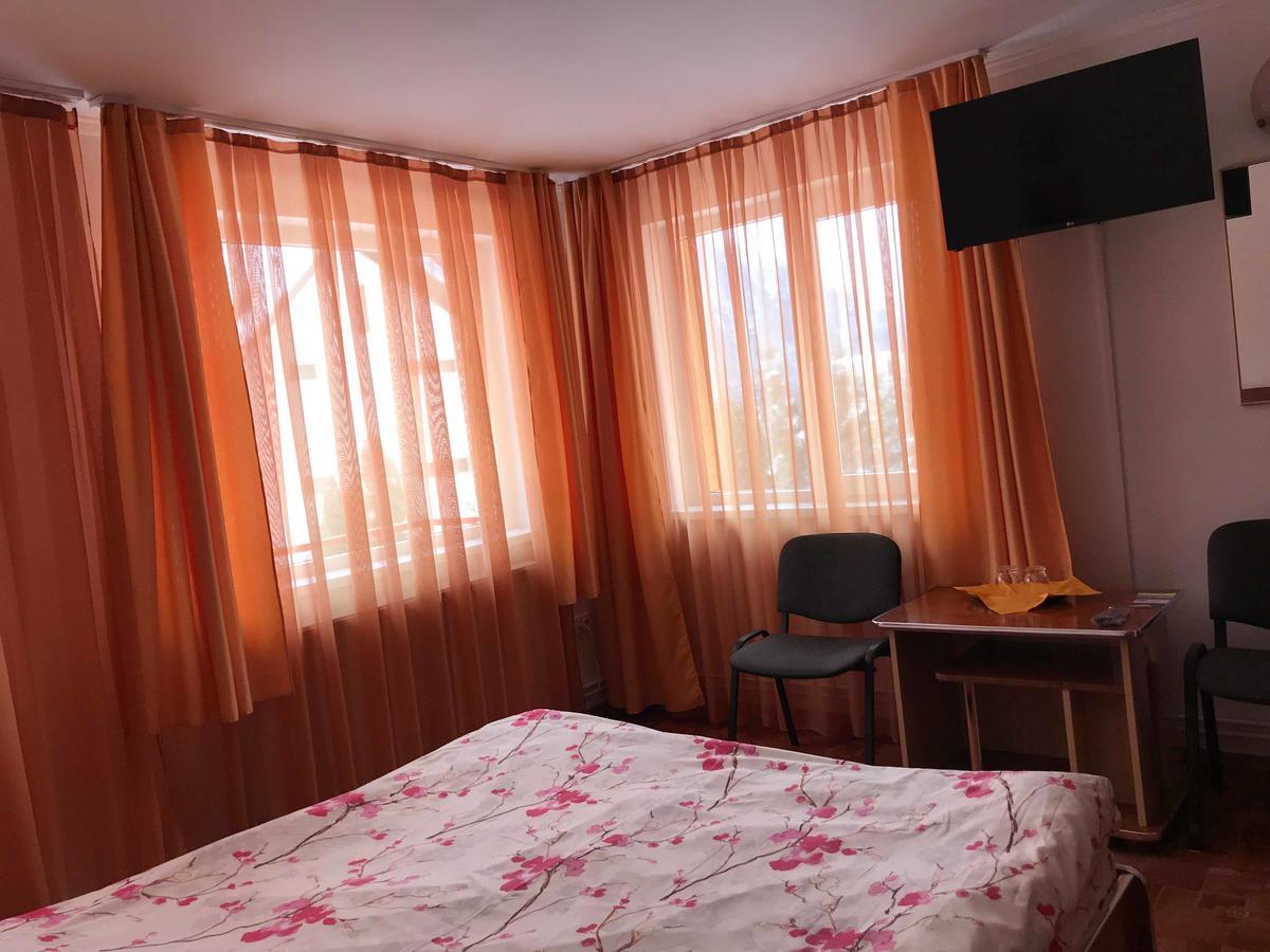 Vila Nina Hotel Azuga Kültér fotó